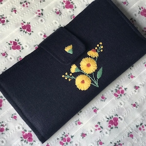 Embroidered wallet,floral embroidered wallet,fabric wallet,woman' wallet,woman' fabric wallet,linen wallet