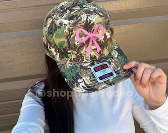 Cappello da camionista mimetico con fiocco rosa ricamato / Cappello Coquette regolabile