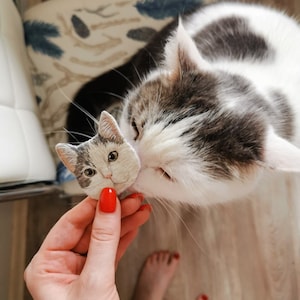 Pet portrait, Embroidered brooch, Custom embroidery from your photo, Pet embroidery, Cat embroidery, Brooch, Pin, Custom gift