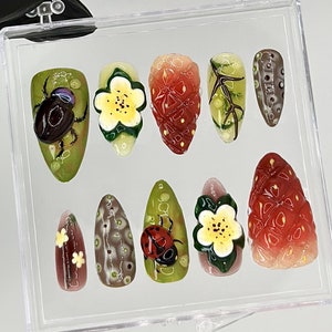 Ladybug, Strawberry 3D Short Press On Nails | Nature-Inspired Beetle, Floral Fake Nails | Realistic 3D Fruit Nail Art | Cute Nails | HB709YK
