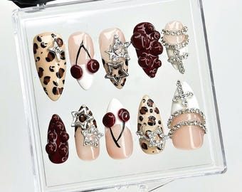 Cherry Leopard Drücken Sie auf die Nägel | Bling Stern & Kreuz Nägel Set HB966DC