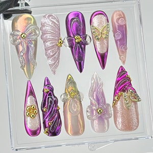 Lebendiges Lila Drücken Sie auf die Nägel | Luxuriöse Lila Nail Art | Schmetterling Charms auf Fake Nägel | 3D Blumen Nagel Charms | Drücken Sie die Ons | HC451TL