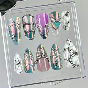 Chrom & Irisierende Gothic Almond Nägel | Dunkle Chrom Nagelkunst | 3D Silber Chrom Gefälschte Nägel | Metallic Silber 3D Nägel | Y2K Nägel |HB766YC