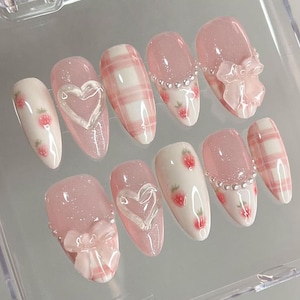 Ongles roses de rêve à presser | Set d'ongles à motif fraise | Nail art mignon noeud et coeur | Adorable oeuvre d'art en relief 3D | cadeau fête des mères | HD180H