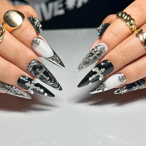 ブラックゴシックプレスオンネイル | ダークオルタナティブネイル