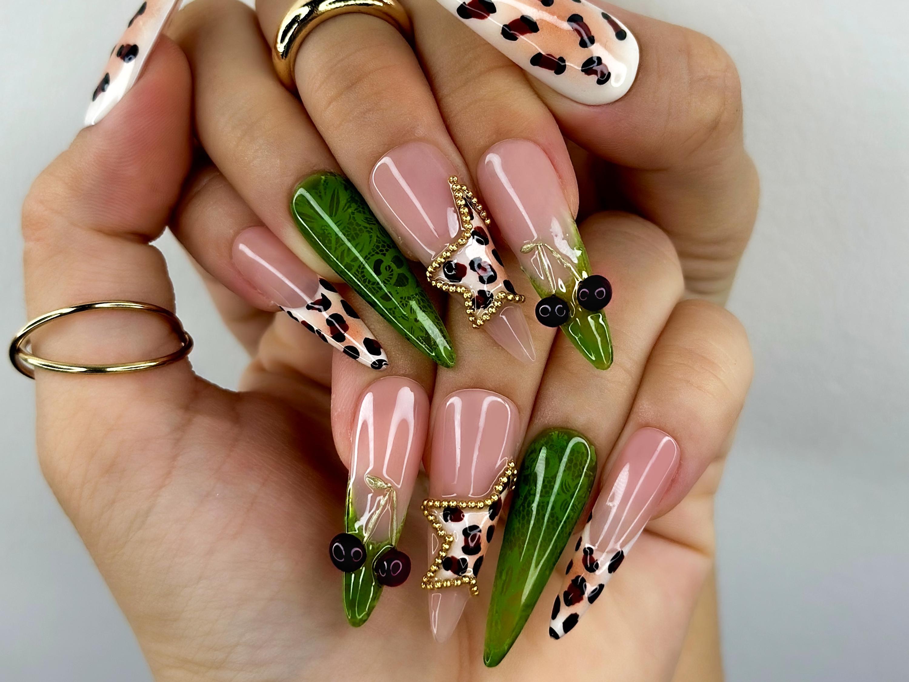 Tropical Jungle Vine Nails: Nature Meets Glamour