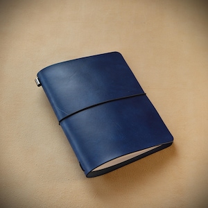 Handmade Leather Traveler's Notebook Cover: Refillable Midori Style