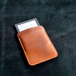 Custodia in pelle per e-reader o tablet/Qualsiasi dimensione fino a 10"/Colore del filo opzionale/per Pocketbook/Kobo/Kindle/Personalizzazione gratuita/Regalo di Natale