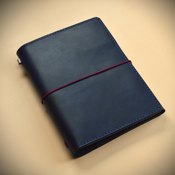 Trifold Traveler's Journal Leather Cover/Crafted in size A5 with optional stitched inside pockets/Refillable notebook