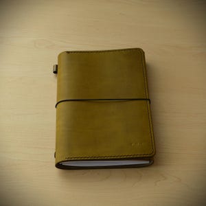 Handcrafted leather trifold journal / Stitched inside pockets/ Perfect for journaling or sketching on the go/Best gift