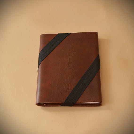 Organize simply your everyday documents with Everbook/ All sizes of Leather organizer with elastic closure
