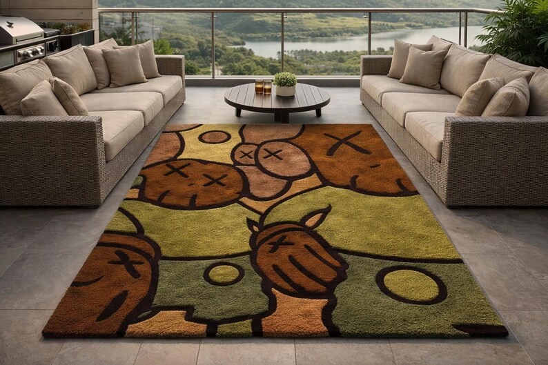 Novidade para você: Tapete Kaws Style com estampa abstrata em blocos de cores, feito de lã, nos tamanhos 2,13 x 3,05 m e 2,74 x 3,66 m. Tapete de luxo tufado à mão com arte moderna | Decoração marcante para sua casa. imagem 5