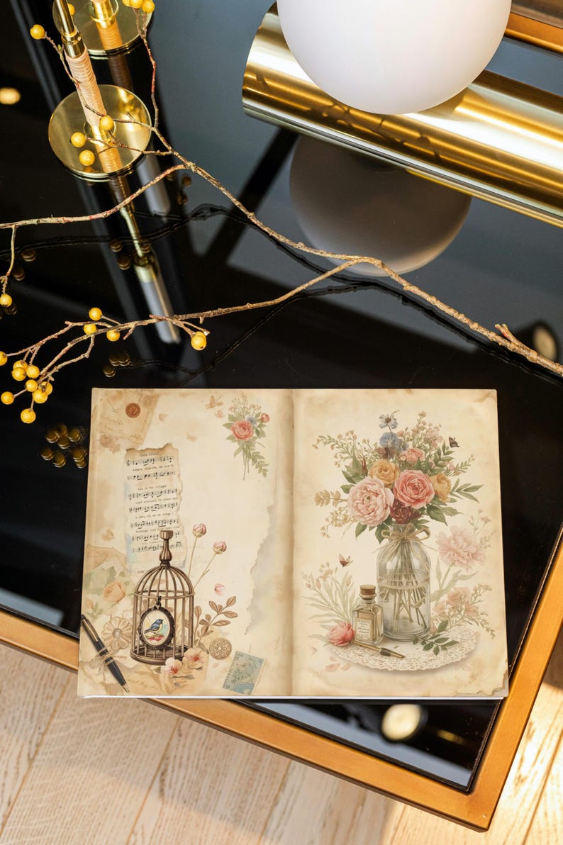 K&ouml;nnte beinhalten: Offenes Journal mit Vintage-Illustrationen. Eine Seite zeigt einen Vogelk&auml;fig und Noten, die andere einen Blumenstrau&szlig; in einer Glasvase. Sanfte Farben und ein romantisches Thema.