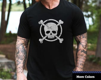 Koszulka z czaszką i skrzyżowanymi piszczelami - Odważna koszulka z grafiką dla piratów, na Halloween, do noszenia na co dzień, dla mężczyzn i kobiet