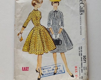 1950s Fit and Flare Dress Sewing Pattern, McCalls 5071 High Neck Full Skirt Dress Pattern, Princess Lined Dress, Teen Size 14, Bust 34