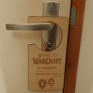 Colgador de puerta de World of Warcraft Letrero de puerta de WoW Placa de puerta de WoW hecha a mano Colgador de puerta de madera de WoW Regalo para fan de World of Warcraft Sala de juegos de WoW