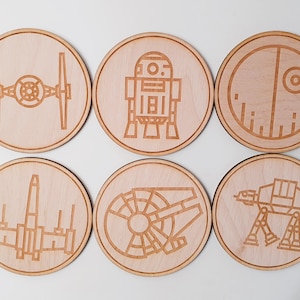 Wooden Spaceship Coasters Set – Laser Engraved, Sci-Fi Inspired Drinkware, Gift for Space Movie Fans, Geek Home Decor