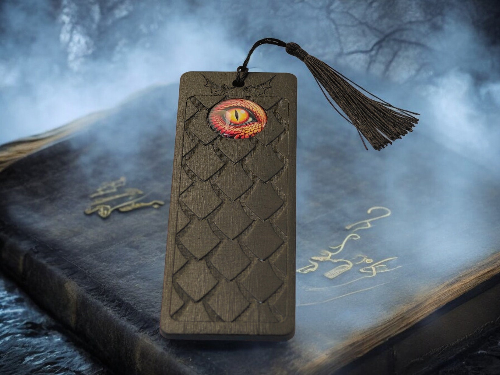 Drakenoog houten bladwijzer van Craftygiftsplace