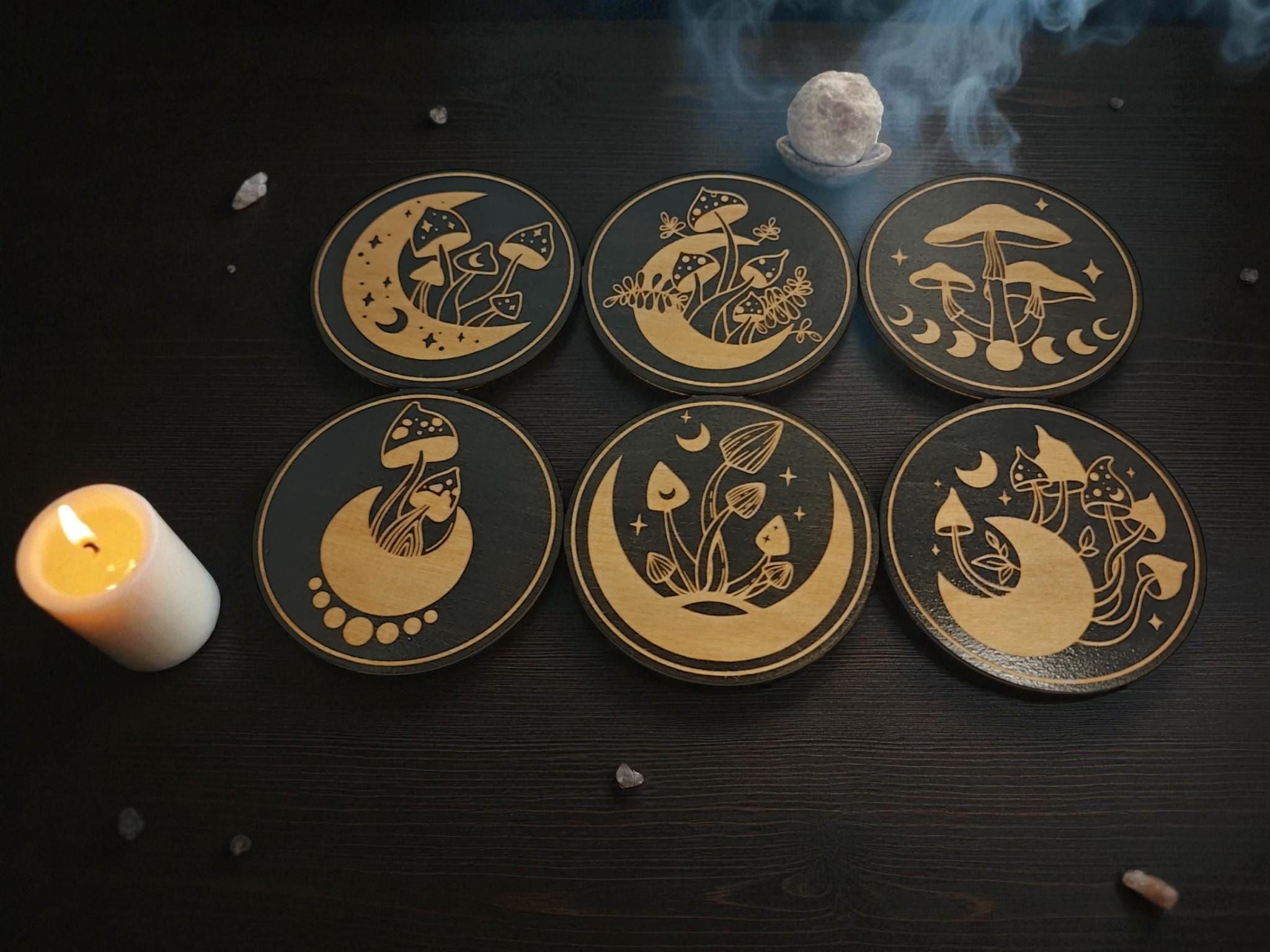 Paddenstoel en maan houten onderzetters van Craftygiftsplace