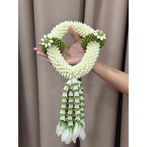 Handmade Thai Flower Garland for Mother’s Day, Teacher Gift, Buddhist Offering, White or Green, Box Option
