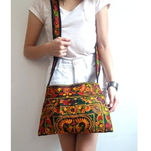 Handgefertigte Hmong gestickte Umhängetaschen für Frauen, Umhängetasche Batik, Schultertasche Batik Crossbody Geldbörse