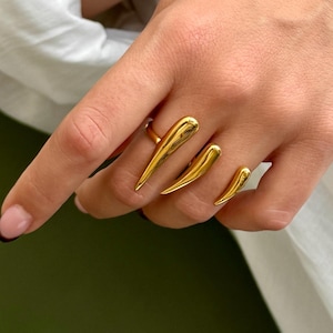 Double Golden Finger Sharp Horns Ring: Adjustable 18K Gold Plated Stainless Steel Glam Rock Style