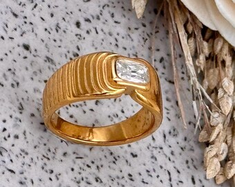 Luxury Golden Baguette Zircon Crystal Ring: 18K Gold Plated Stainless Steel