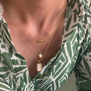 Collar delicado de acero inoxidable con forma de concha • Colgante redondo de cadena de serpiente • Collar con cruz de concha dorada • Collares para combinar ToughCandy • Regalo para mujer