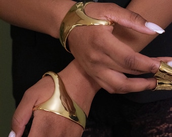 Pulsera dorada con diseño de palma • Brazalete con acabado espejo de diseño irregular • Brazalete ancho y grueso de estilo contemporáneo Tough Candy • Regalo de Navidad