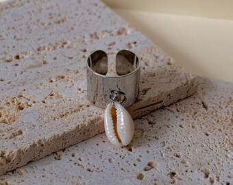 Shell charm ring | silver stainless steel ring | adjustable ring | trendy ring | sustainable ring | seashell charm