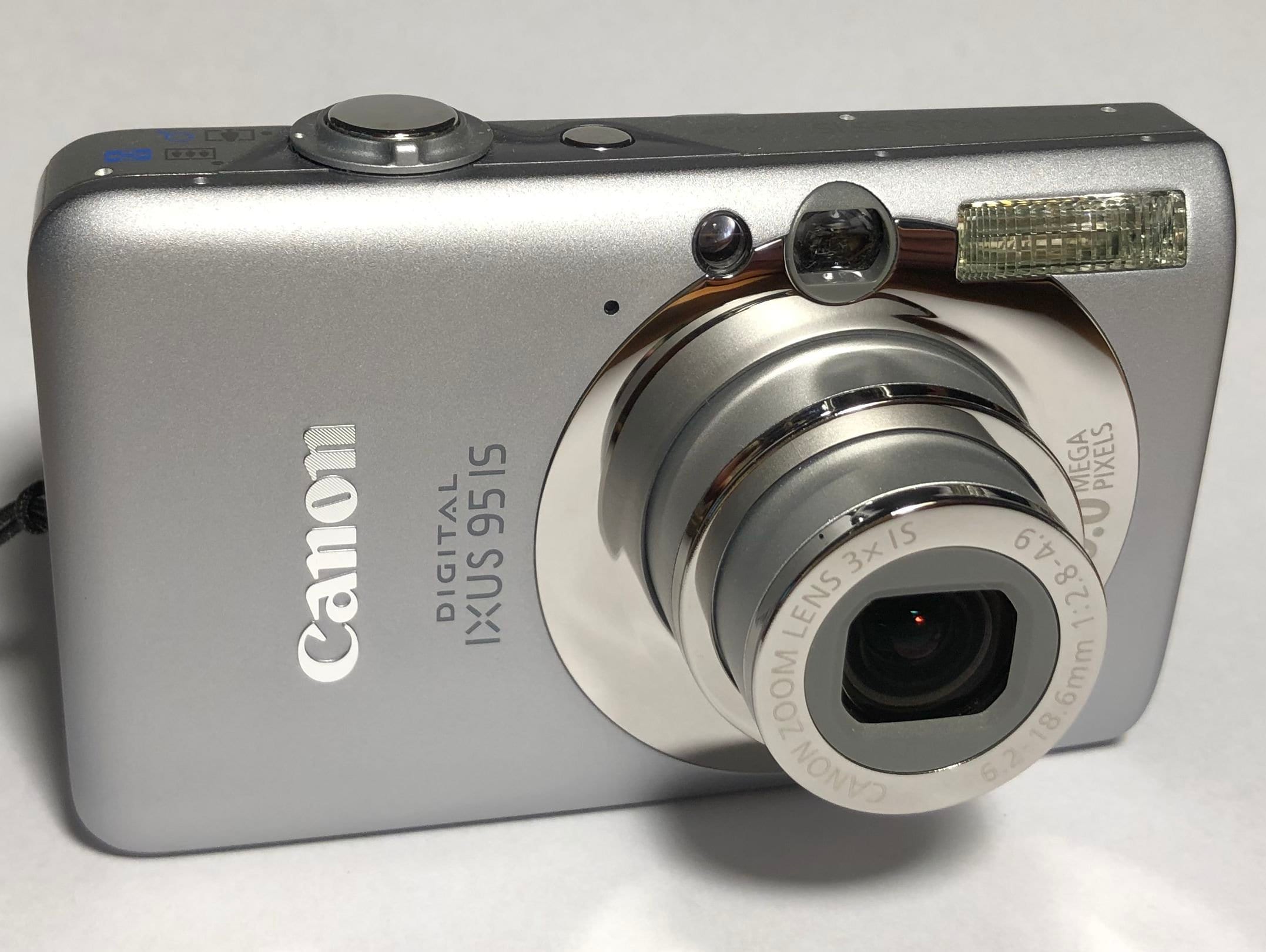 Canon IXUS 95 IS Digital Camera - Powershot SD790 IS Elph 95IS