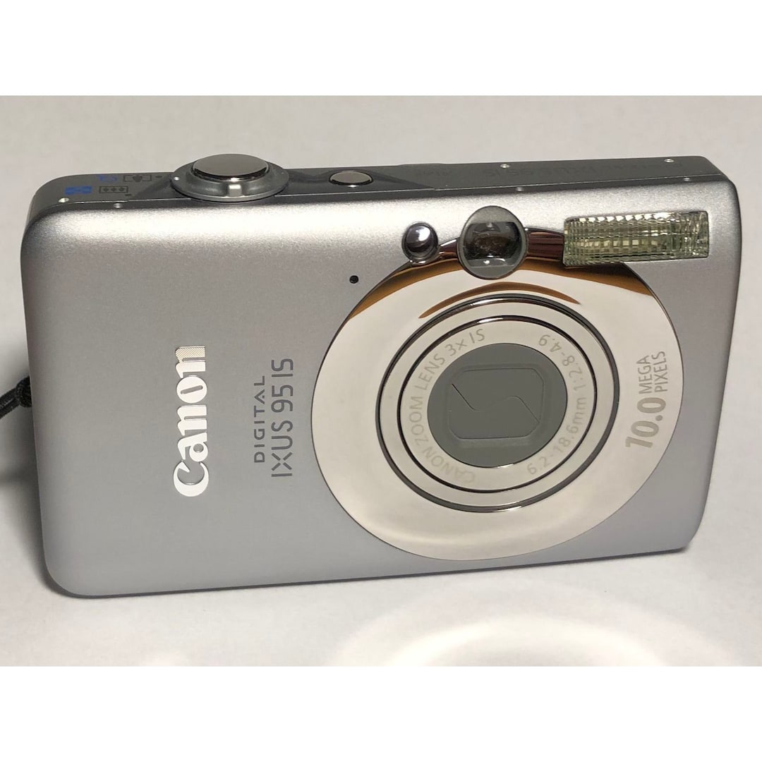 Canon IXUS 95 IS Digital Camera - Powershot SD790 IS Elph 95IS