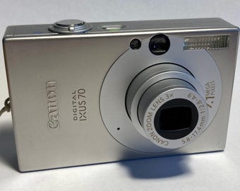 Canon IXUS 70 Digital Camera - Powershot SD1000 Digital Elph