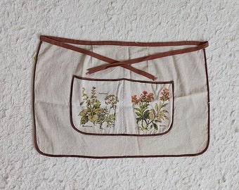 Vintage Linen Half Apron with Pockets, Apron with Floral Print, Gift for Traditional Clothes Lovers, French Farmhouse Style