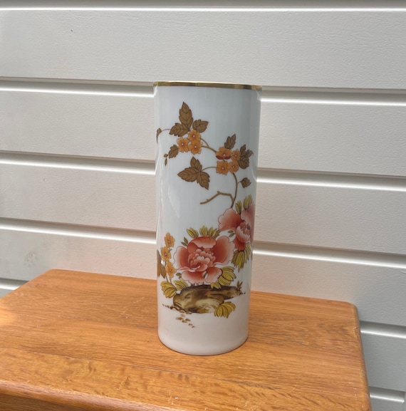 ヴィンテージ磁器装飾花瓶、花と金のデザインが施されたフロア ヴィンテージ磁器装飾花瓶、花と金のデザインが施されたフロア