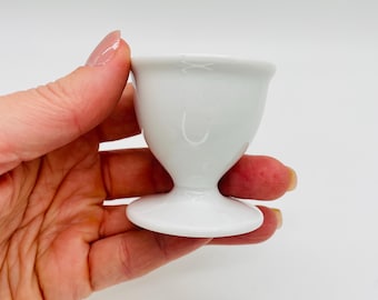 ヴィンテージ　エッグカップ　不透明白カップ　年代物 レトロな白いエッグカップ 6 個のうち 1 個 - Etsy 日本