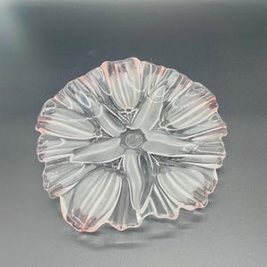 Elegant Vintage Mikasa Tulip Satin Crystal Plate with Frosted Tulips and Scalloped Edge Pink Rim Elegant Serving or Display Dish 22 cm
