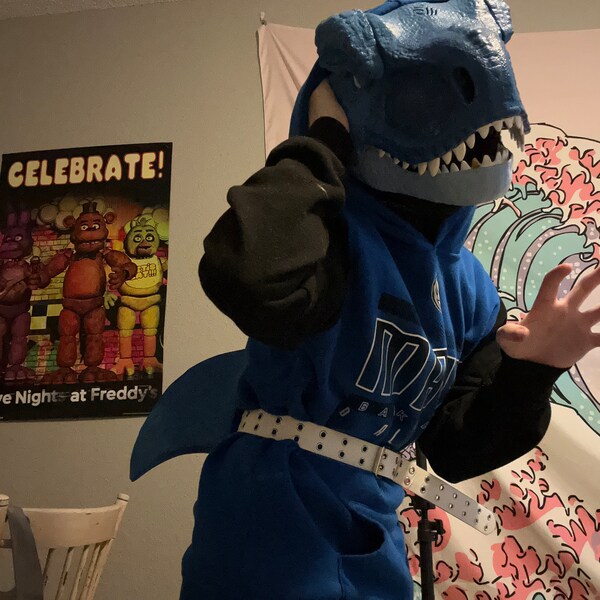 Shark Dino mask with fin that roars