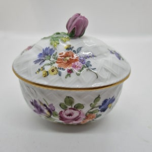 Dresden Porcelain Trinket Box (106)