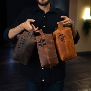 Borsa da toilette personalizzata per regali di laurea 2024 per lui, regali unici fatti a mano per la classe del 2024, borsa da toilette da uomo regalo di laurea per dottorato