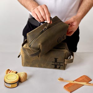 Handmade Leather Dopp Kit Groomsmen Gifts: Personalized Mens Leather Toiletry Bag, Carry on Bag Gifts For Dad, Anniversary Gift For Husband