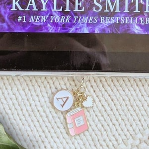 Prise anti-poussière USB-C pour fille personnalisée, breloque pour prise USB, prise anti-poussière livresque, décoration Kindle Girlie, breloque pour téléphone avec prise anti-poussière, breloque pour téléphone USB-C