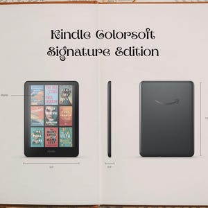 May include: A black Kindle Colorsoft Signature Edition e-reader, displayed open on a book. The screen shows book covers. The device is 15 cm wide and 18 cm tall. The back of the device has the Amazon logo.