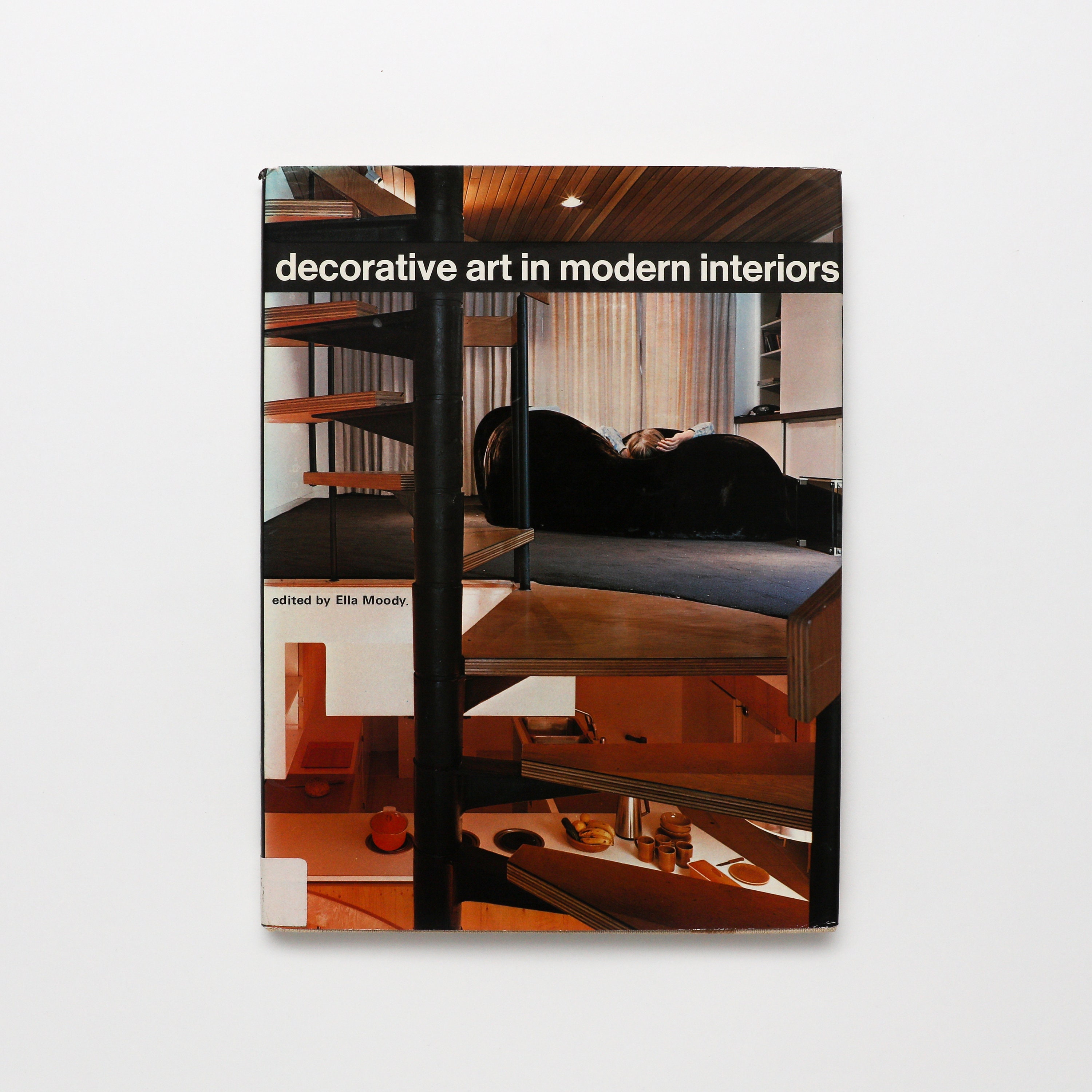 Decorative Art in Modern Interiors 1972/73 - Vintage Coffee
