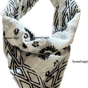 Organic Cotton Bandana Moselle, Bandana Scarf, Paisley Design Scarf, Vibrant Color, High-Quality, Winter Scarf, Unique Boho Chic Cotton