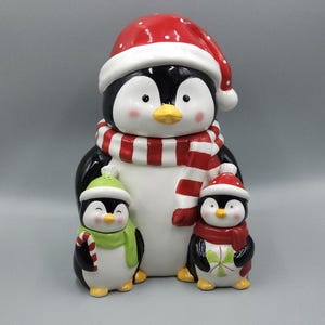 Vintage Cracker Barrel Penguin with Salt and Pepper Shakers Cookie Jar.  2004, made China