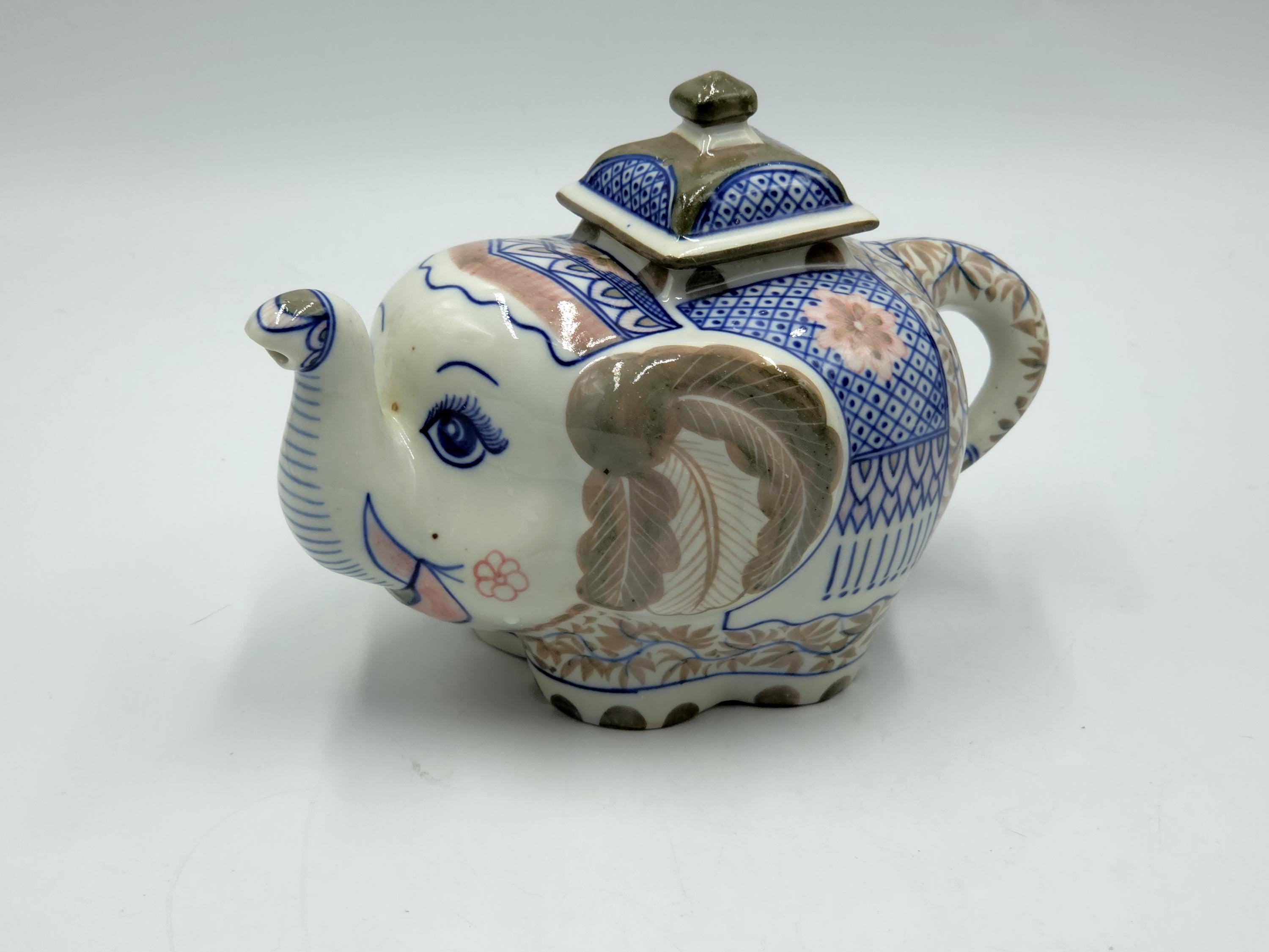 Theiere elephant en céramique craquelé gris vintage