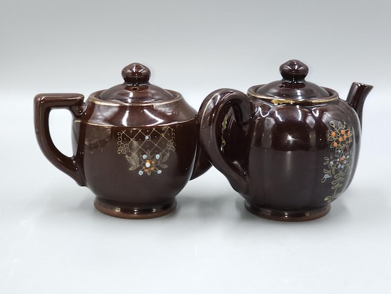 ヴィンテージの日本製モリアージュ茶釉ティーポット。2個セット。1940