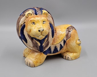Vintage Artesania Rinconada Porcelain Lion Bank.  Uruguay,  1990's