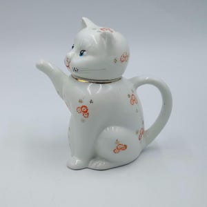 Vintage Lucy Cat Teapot/Creamer.  Mid Century, China, Hand Painted, Porcelain/Ceramic.